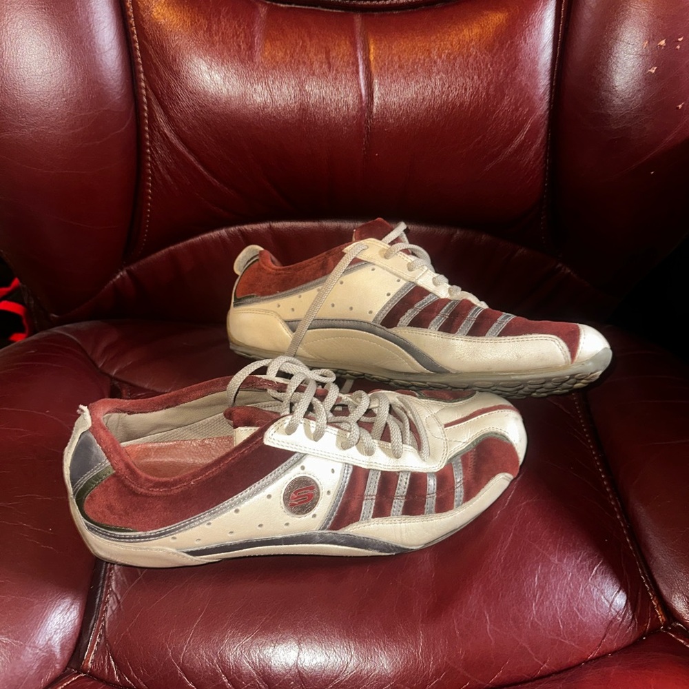 Vintage leather athletic shoes red sketchers